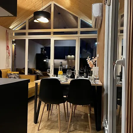 Venice House — Przy Plazy, Sauna, Jacuzzi Willa *