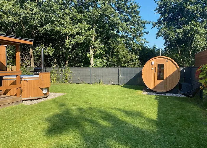 Venice House — Przy Plazy, Sauna, Jacuzzi Karwienskie Bloto Drugie